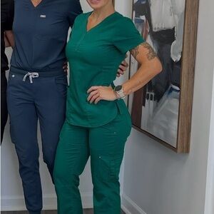 Healing Hands Teal Short Sleeve Scrub Top